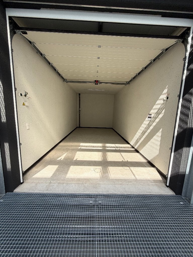 XXL Garagebox / bedrijfsruimte / Opslag - Monster  31m2 huur, Auto diversen, Autostallingen en Garages