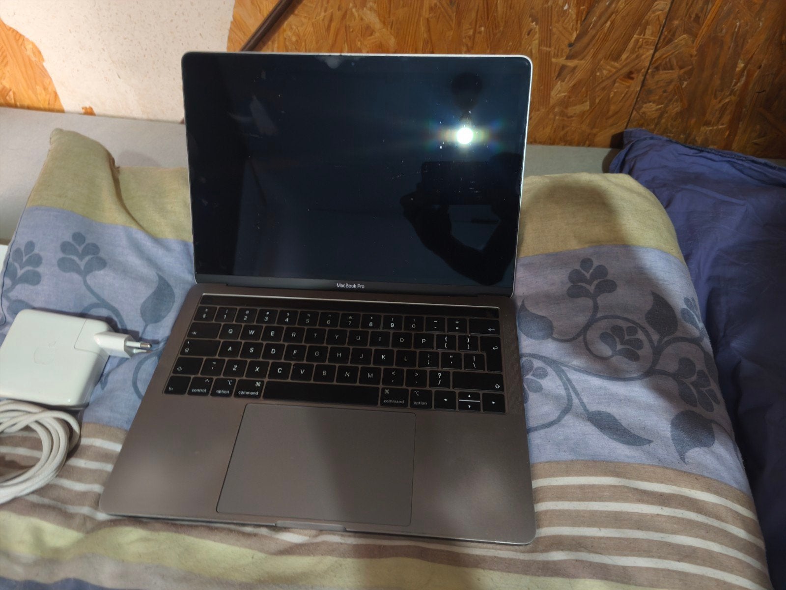 a1989  macbook defect, Computers en Software, Apple Macbooks, 256 GB, 2 tot 3 Ghz, Qwerty, 8 GB