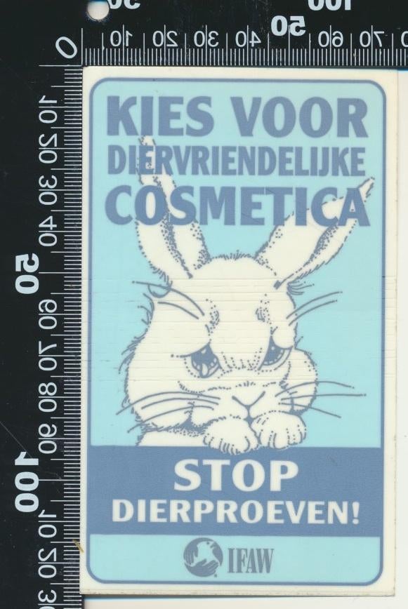 Sticker: IFAW - Kies voor diervriendelijke cosmetica, Ophalen of Verzenden, Zo goed als nieuw, Dier en Natuur