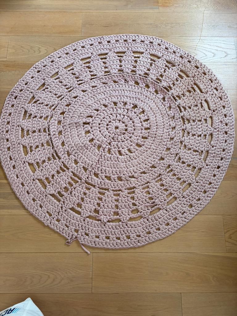Tapijt rond - roze - vloerkleed, Ophalen, Zo goed als nieuw, Rond, 100 tot 150 cm