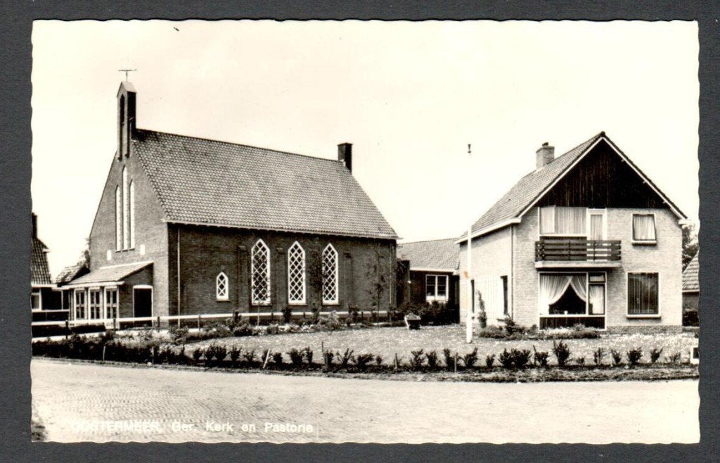 Oude Ansicht - Oostermeer - Ger. Kerk en Pastorie - Frl., Ophalen of Verzenden, 1940 tot 1960, Ongelopen, Friesland