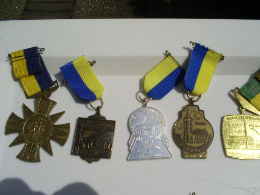 1 medaille Steenwieker Wintertocht Steenwijk wandelver + 2, Ophalen of Verzenden, Overige materialen, Nederland