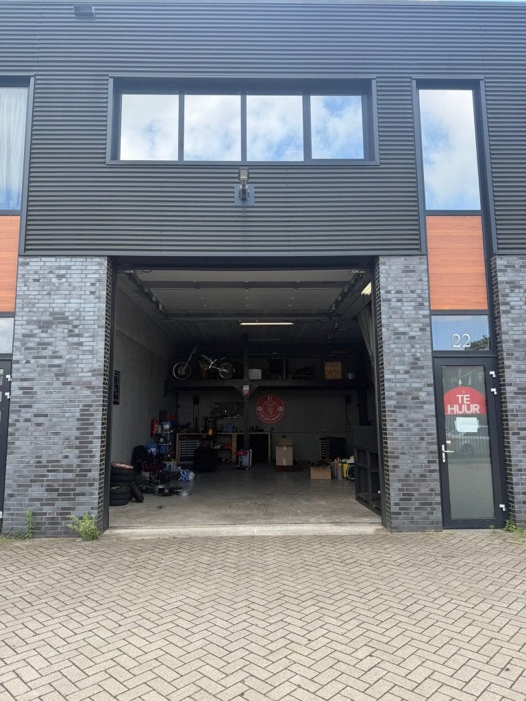 Bedrijfsruimte / Loods / Bedrijfsunit met Kantoorruimte, Zakelijke goederen, Bedrijfs Onroerend goed, 144 m², Huur, Bedrijfsruimte