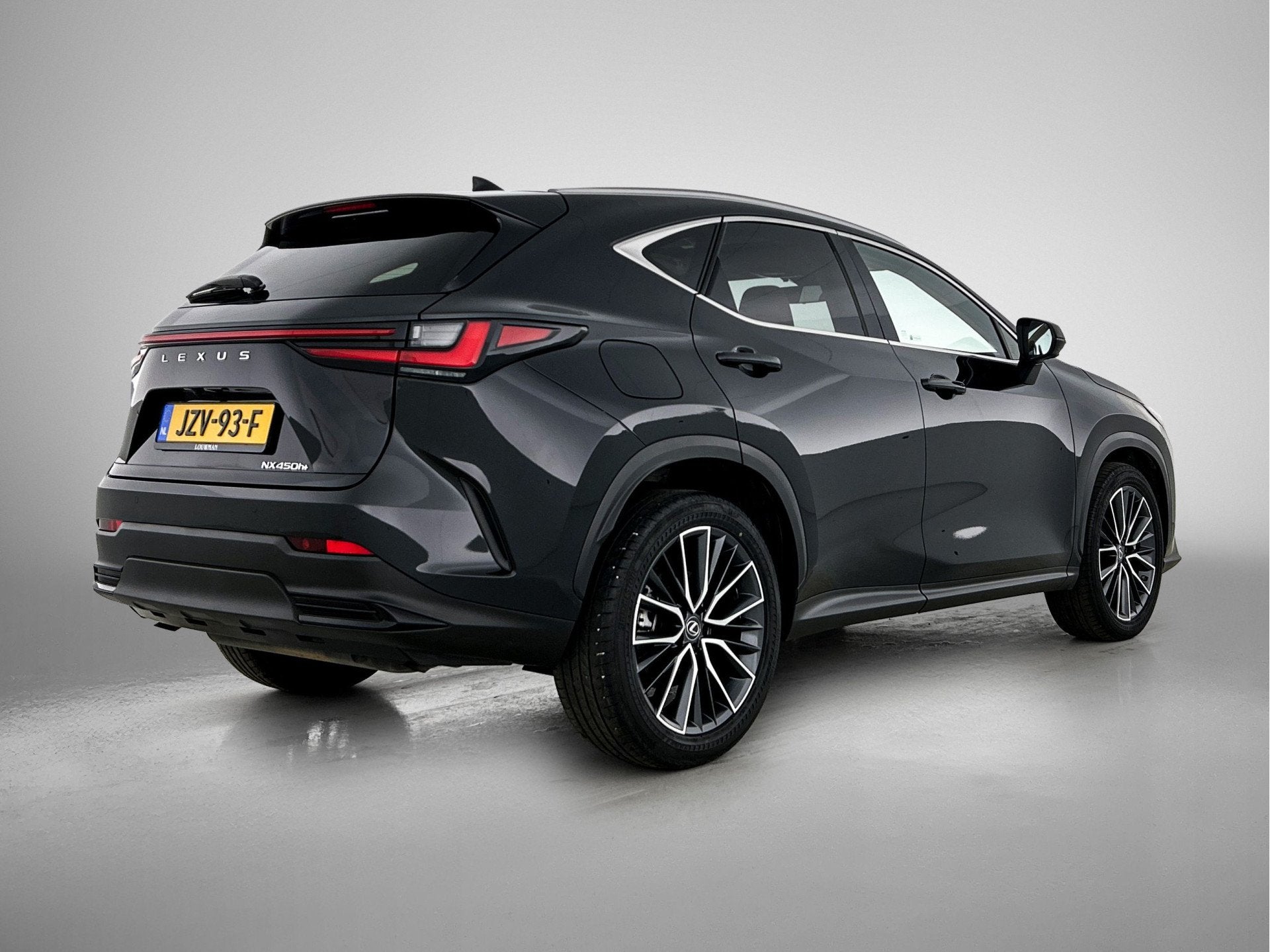 Lexus NX 450h+ AWD Launch Edition | Schuifdak | Winterpakket, Auto's, Lexus, Automaat, Gebruikt, 4 cilinders, Zwart