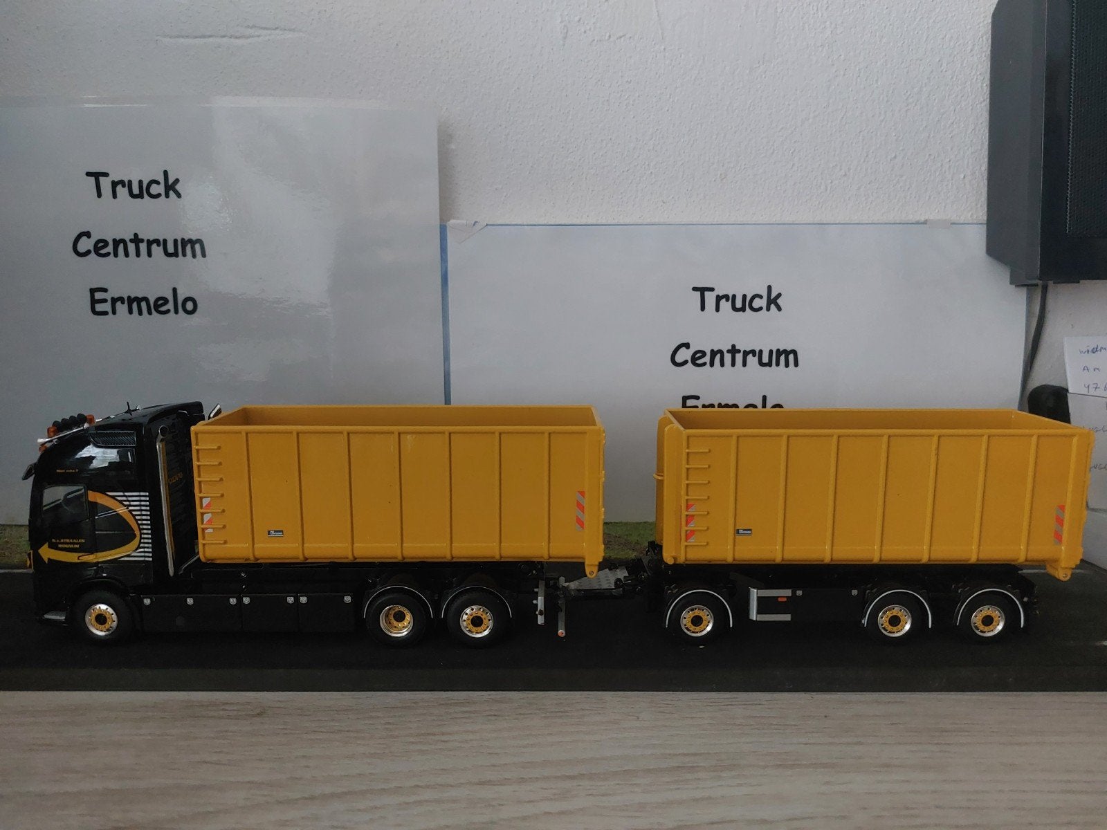 N. VAN STRAALEN; VOLVO FH4 GLOBETROTTER XL RIGED TRUCK DRAWB, Ophalen of Verzenden, Nieuw, Bus of Vrachtwagen, Wsi