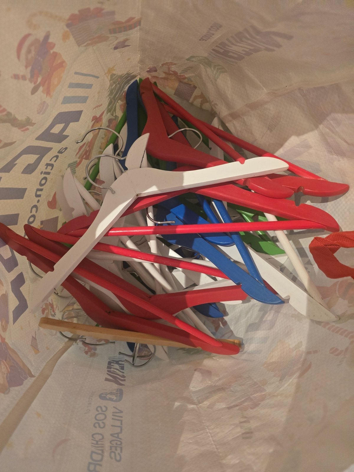 Kinderkledinghangers - Diverse kleuren, Ophalen, Gebruikt, Hout, Kinderen