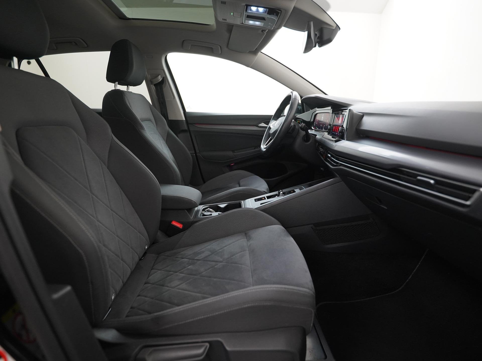 Volkswagen Golf 1.5 eTSI Style DSG | 150PK | Schuifdak | Zon, Auto's, 12 maanden, 4 cilinders, Zwart, Golf
