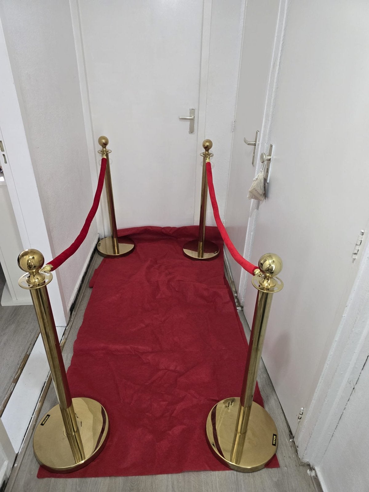 Rode loper met gouden afzetpalen - Feestelijke entree, Minder dan 50 cm, Gebruikt, Ophalen of Verzenden, 150 tot 200 cm