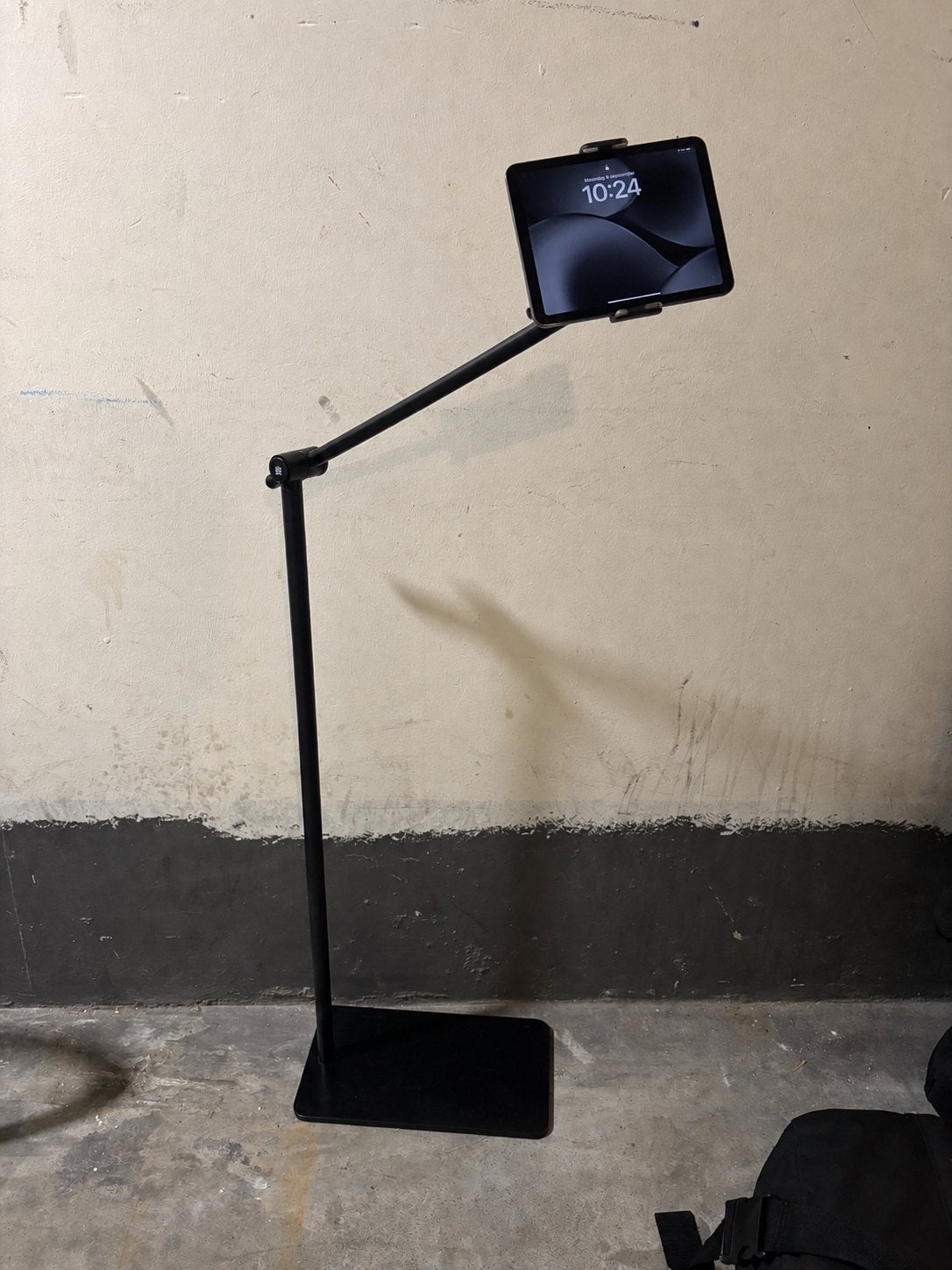 Tablet vloerstandaard draaibaar. Universele houder - iPad, Ophalen of Verzenden, Zo goed als nieuw, 10 inch, Bescherming voor- en achterkant