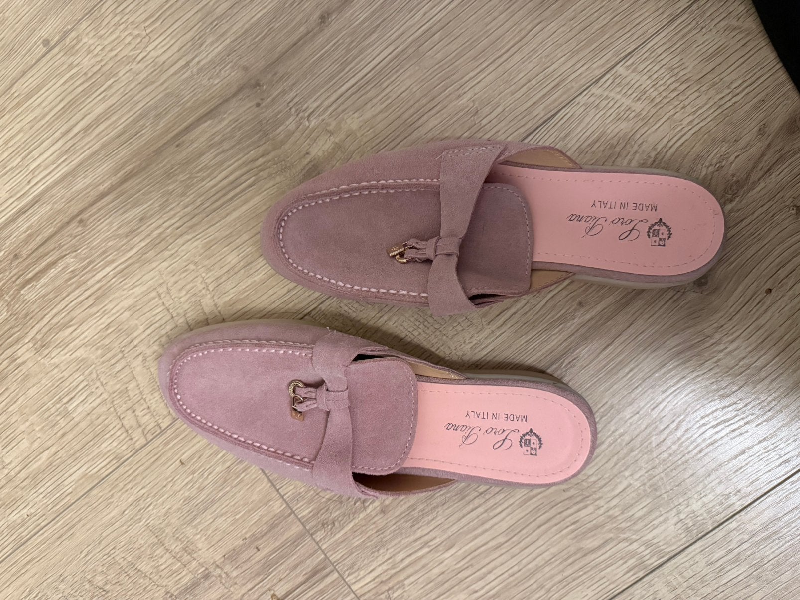 Loro piana instappers roze, Kleding | Dames, Ophalen of Verzenden, Zo goed als nieuw, Roze, Instappers