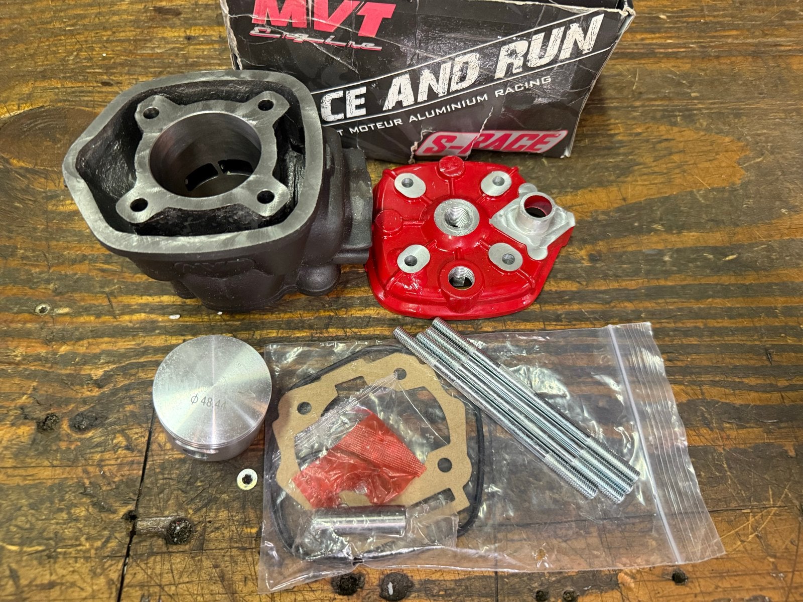 Nieuwe MVT 75cc Iron Cilinder voor Derbi NT Euro3, Fietsen en Brommers, Brommeronderdelen | Algemeen, Derbi, Derbi, Nieuw, Ophalen of Verzenden