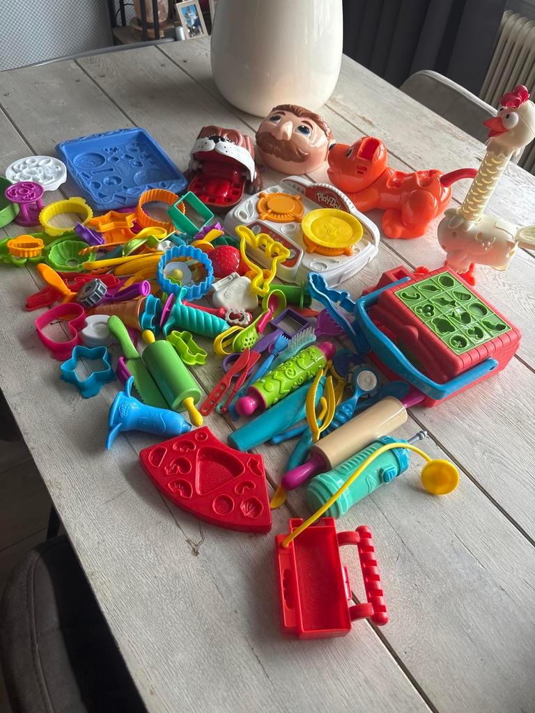 Grote set Play Doh klei en accessoires, Ophalen of Verzenden, Zo goed als nieuw, Knutselen, Met geluid