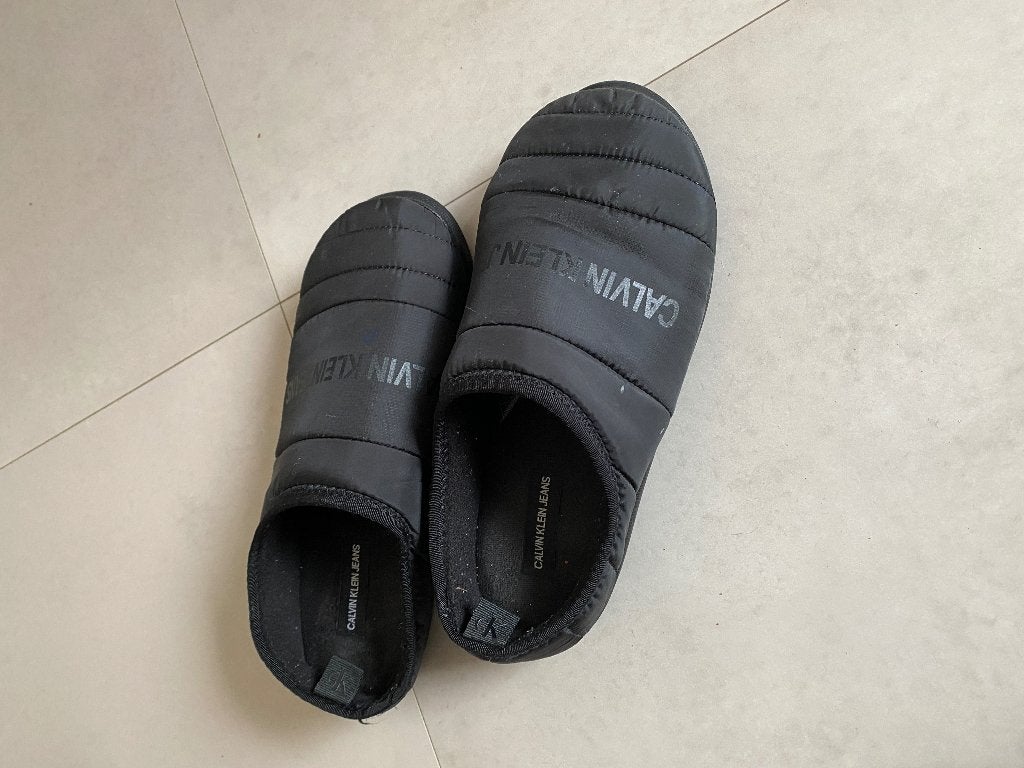 pantoffels, Zwart, Ophalen of Verzenden, Zo goed als nieuw, Pantoffels of Sloffen