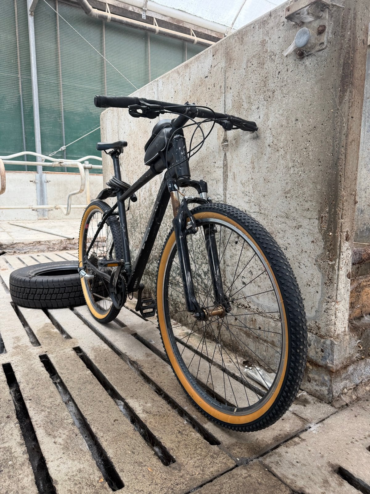 Zwarte herenfiets met versnellingen - Gebruikt, Gebruikt, Velgrem, Versnellingen, 53 tot 57 cm