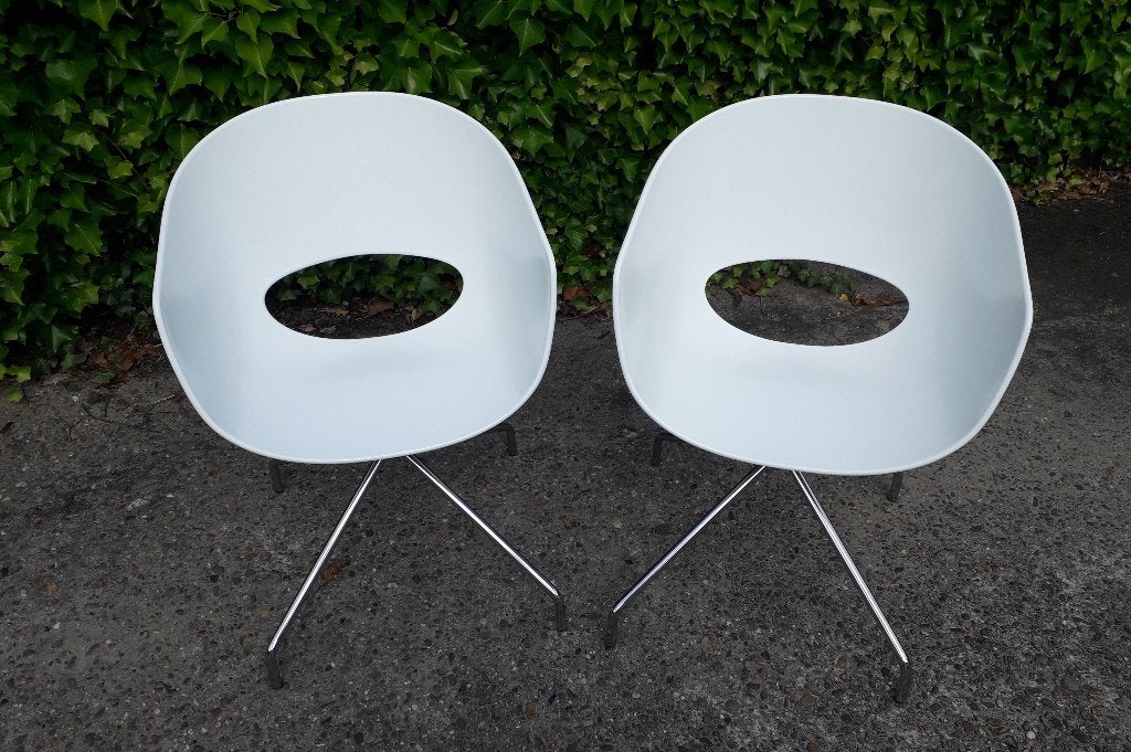 2 Design kuipstoeltjes kunststof verchroomd onderstel, Huis en Inrichting, Twee, Wit, Modern, Niet bekend