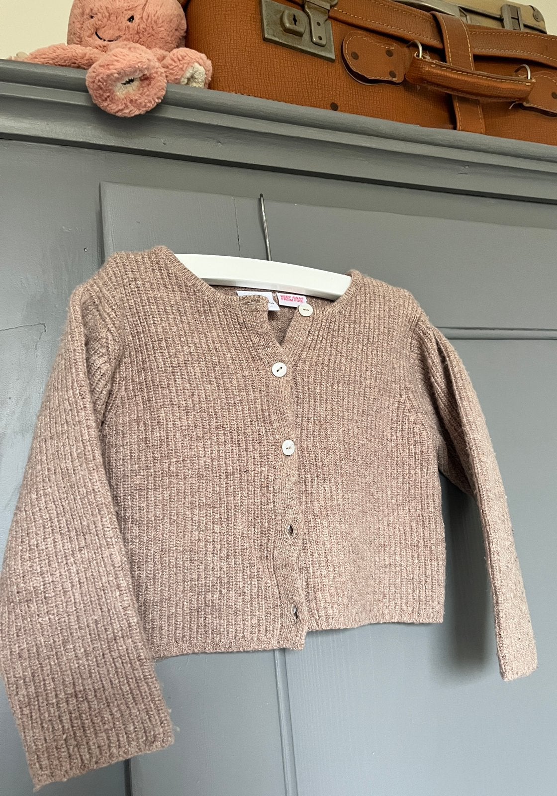 Vestje taupe kleurig Zara mt 104, Ophalen of Verzenden, Zo goed als nieuw, Meisje, Trui of Vest