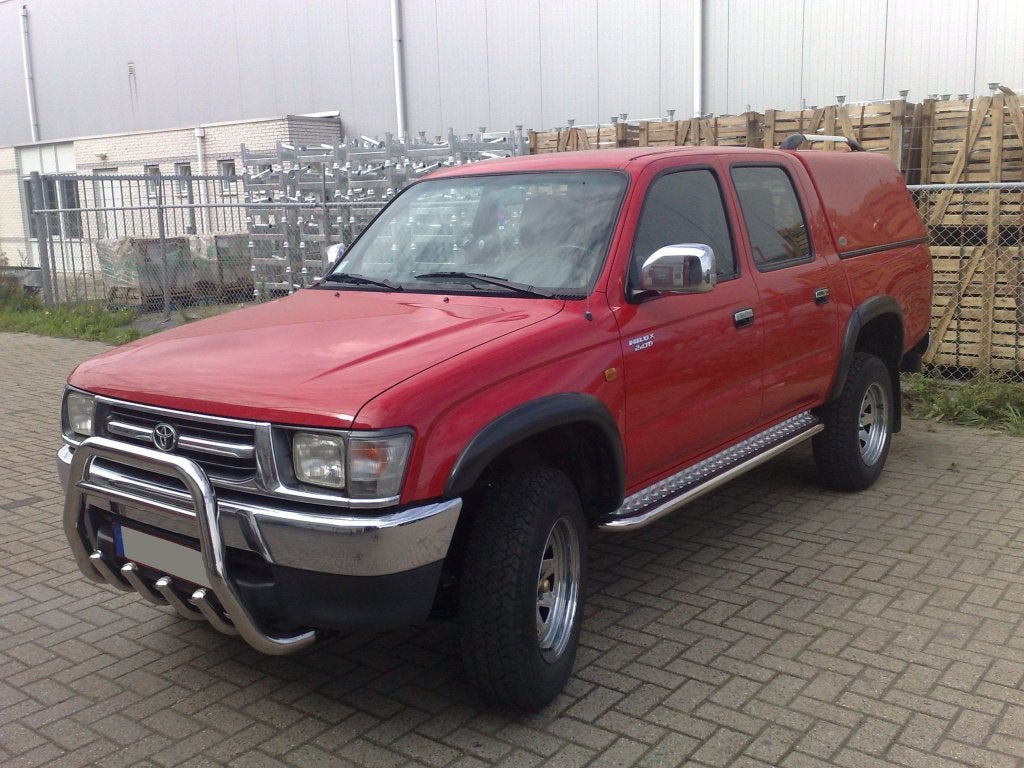 Toyota Hilux Sidebars met rvs trede