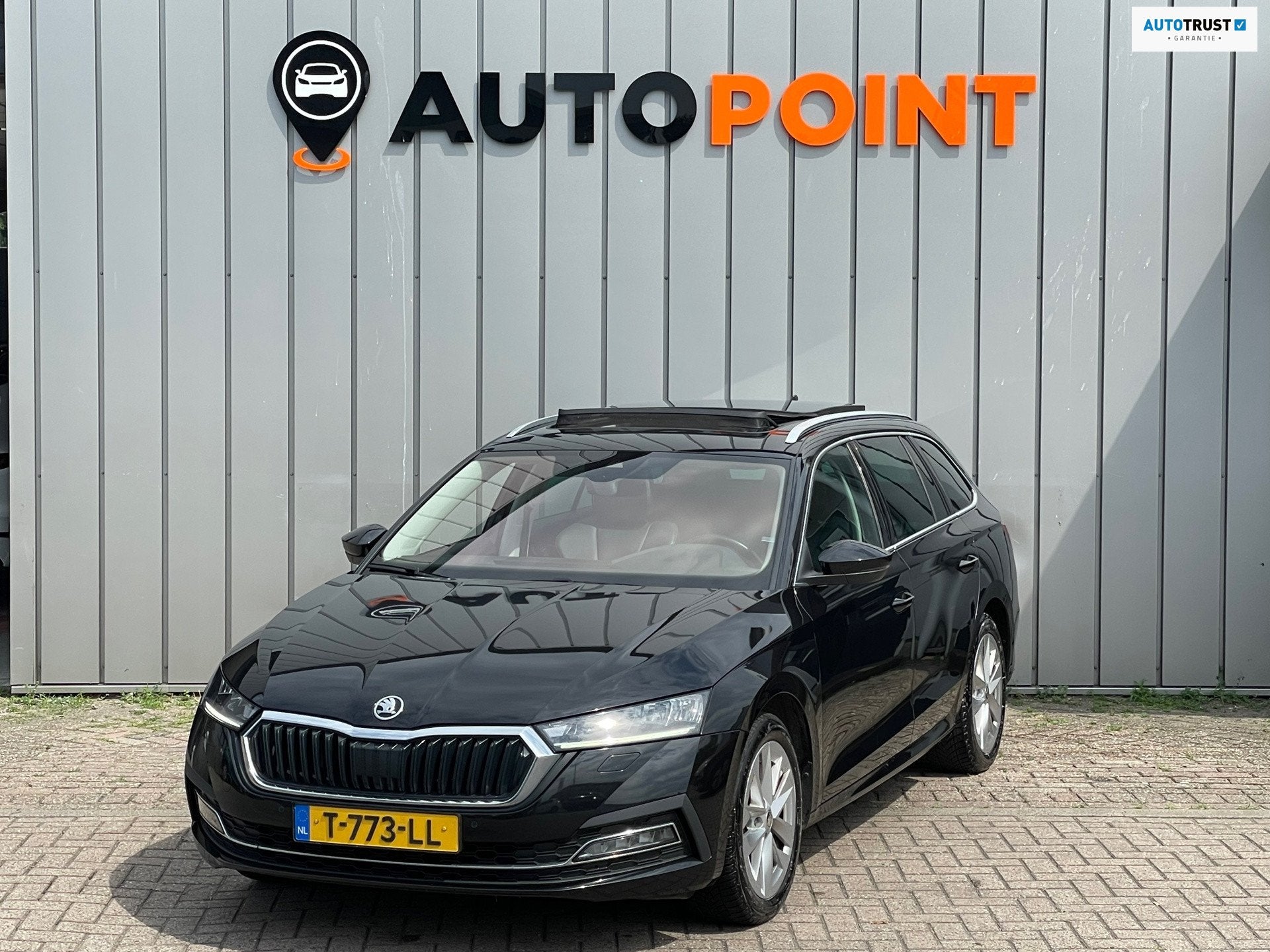 Skoda Octavia Combi 1.0 e-TSI PANO LEER VIRTUAL DEALER OND B, Auto's, Skoda, Gebruikt, Zwart, 1252 kg, 19 km/l