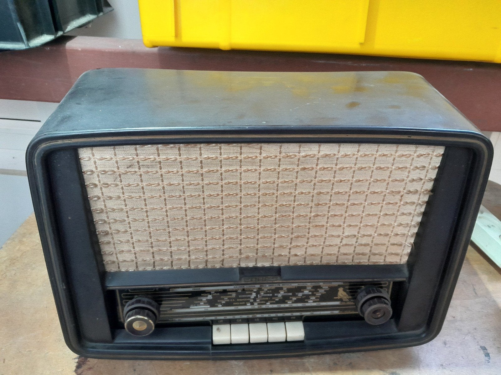 Erres  KY564 buizenradio, Ophalen