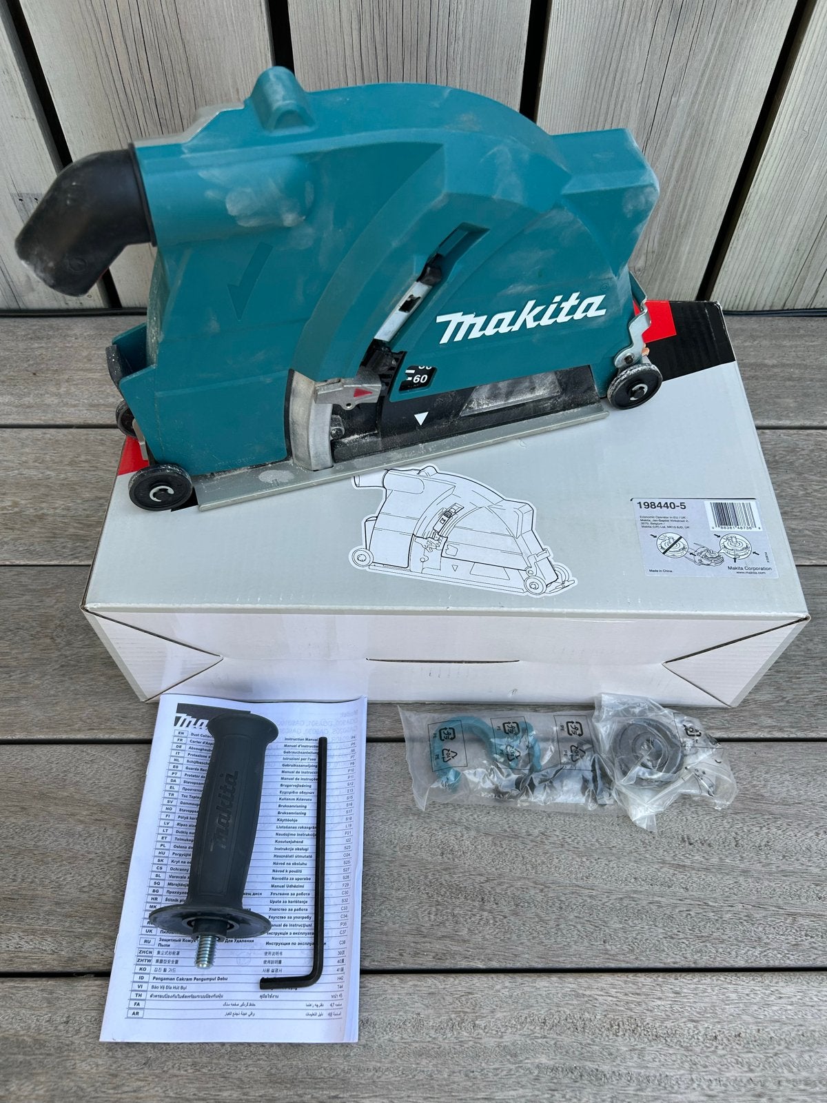 Makita Stofzuigkap 230mm  - Zo goed als nieuw, Ophalen of Verzenden, Zo goed als nieuw, 1000 watt of meer, Haakse handslijpmachine