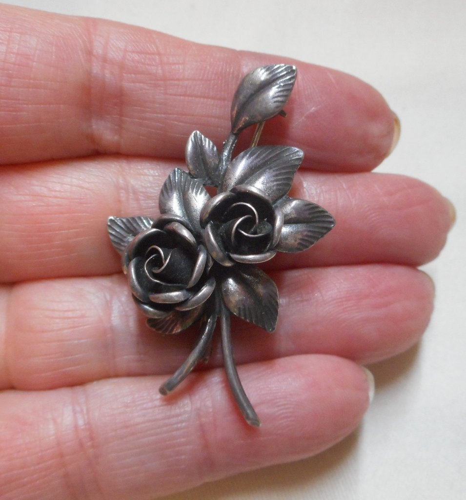 Zilveren vintage broche Teka roosjes nr.794, 4 tot 7 cm, Verzenden, Zo goed als nieuw, Zilver