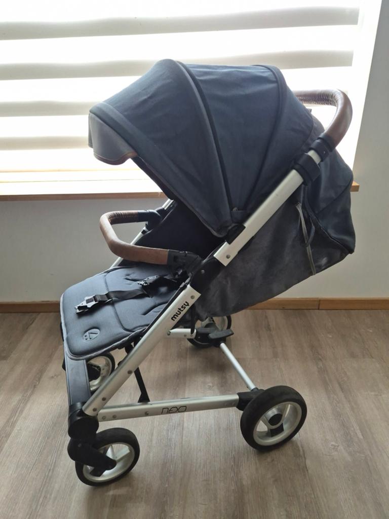 Mutsy Nexo Buggy Compleet met Voetenzak en Regenhoes, Ophalen, Zo goed als nieuw, Verstelbare rugleuning
