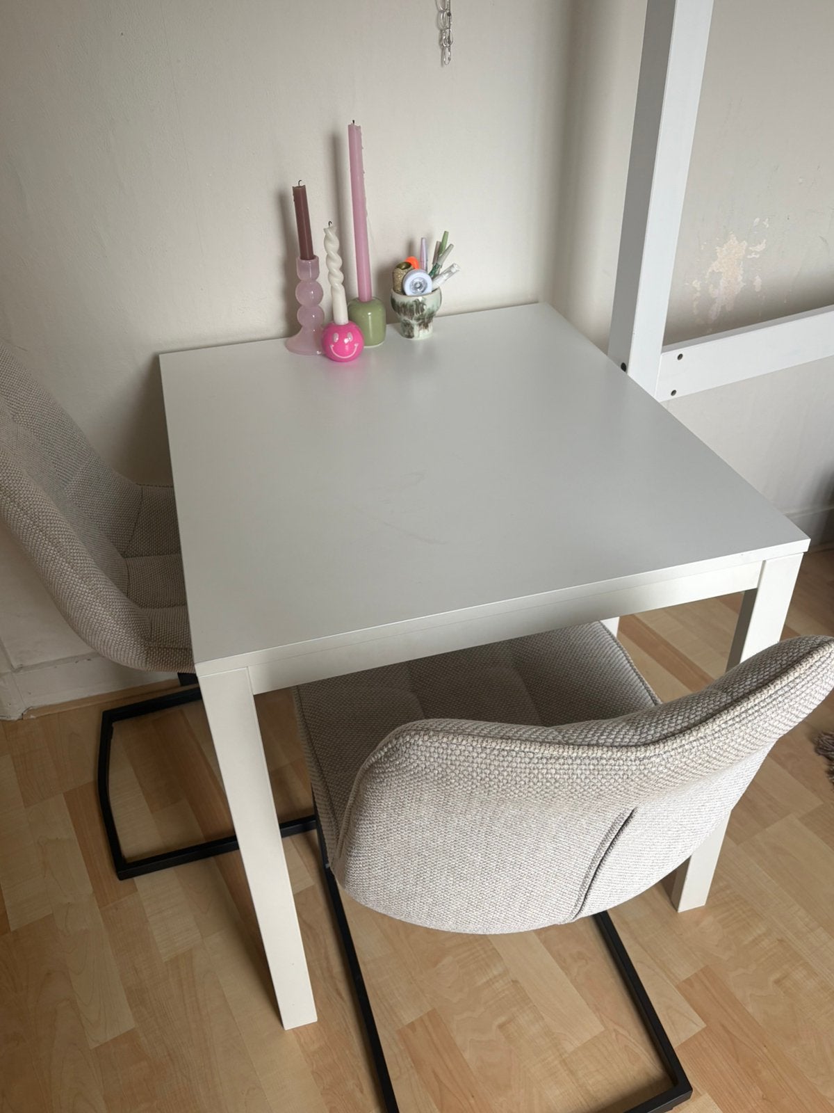 Witte Ikea eettafel uitschuifbaar, Huis en Inrichting, Tafels | Eettafels, Zo goed als nieuw, 50 tot 100 cm, 50 tot 100 cm, Drie personen