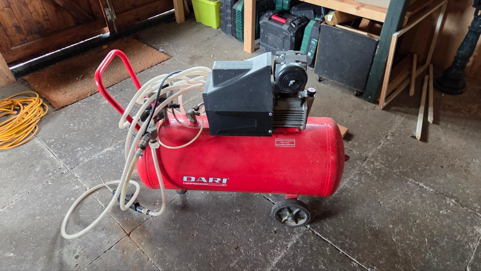 DARI Compressor - Krachtige en Betrouwbare Luchtcompressor, Doe-het-zelf en Verbouw, Ophalen