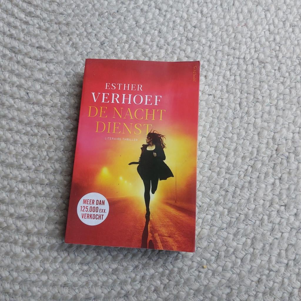 Esther Verhoef - De Nachtdienst (Thriller), Ophalen of Verzenden, Gelezen, Esther Verhoef, Nederland