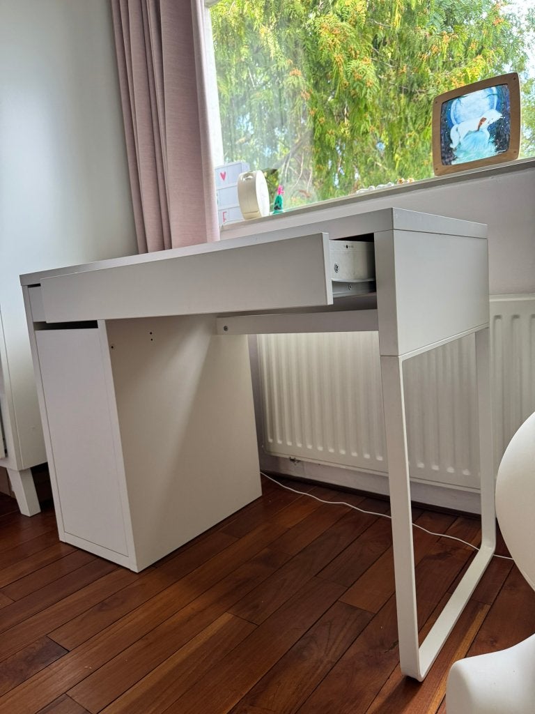 MICKE Bureau, wit, 105x50 cm met blauwe stoel, Ophalen, Gebruikt, 150 cm, Kinderbureau