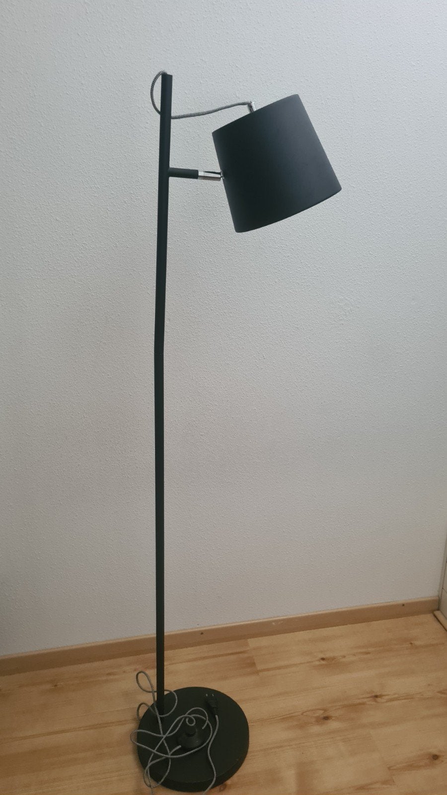 Zwarte vloerlamp, Ophalen, Zo goed als nieuw, 150 tot 200 cm