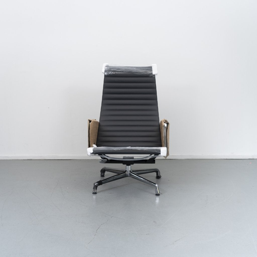 Vitra Eames EA 124 + 125 Set Zwart Leer – Chroom, Niet ingevuld, Niet ingevuld, Nieuw, 75 tot 100 cm