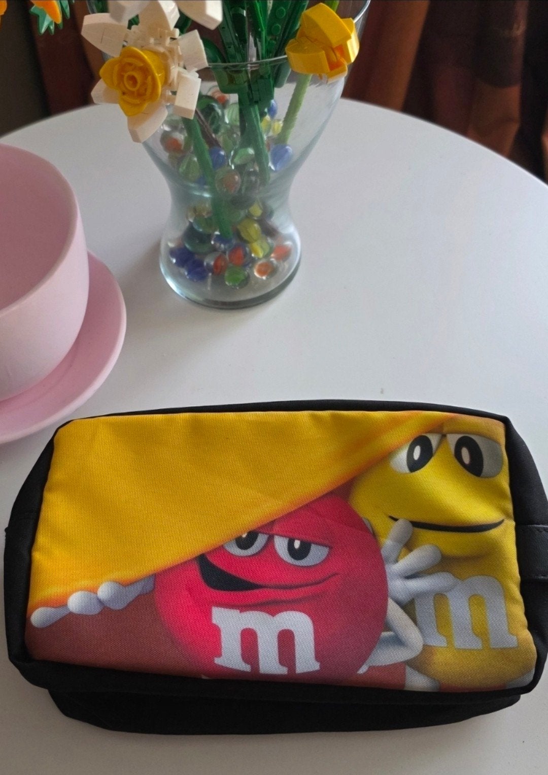 M&M's etui / toilettas - Rood en Geel, Sieraden, Tassen en Uiterlijk, Toilettassen, Ophalen of Verzenden, Nieuw, Meerkleurig, Jongen of Meisje