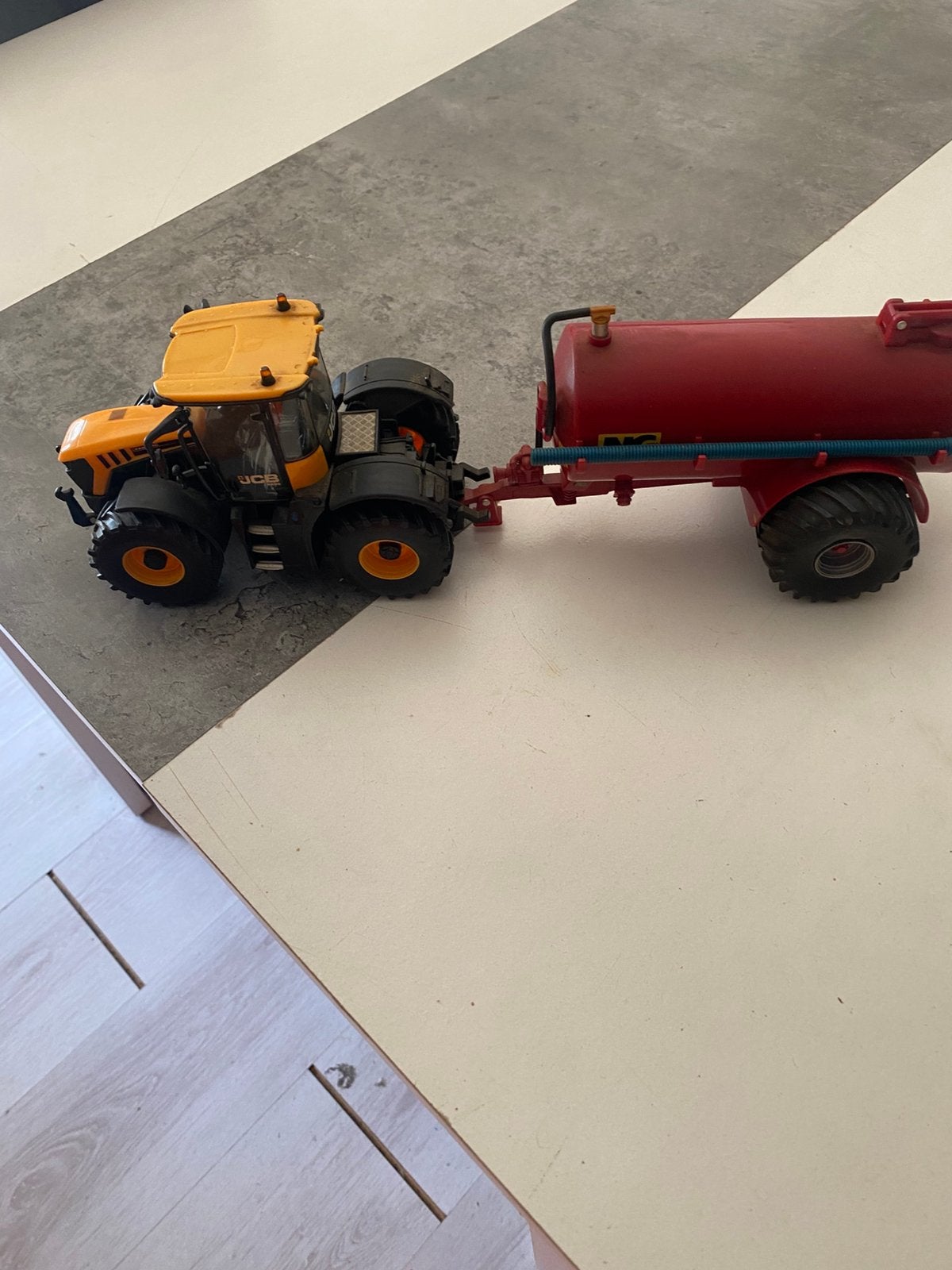 Britains JCB met tank in zeer goede staat, Verzamelen, Ophalen of Verzenden, Zo goed als nieuw