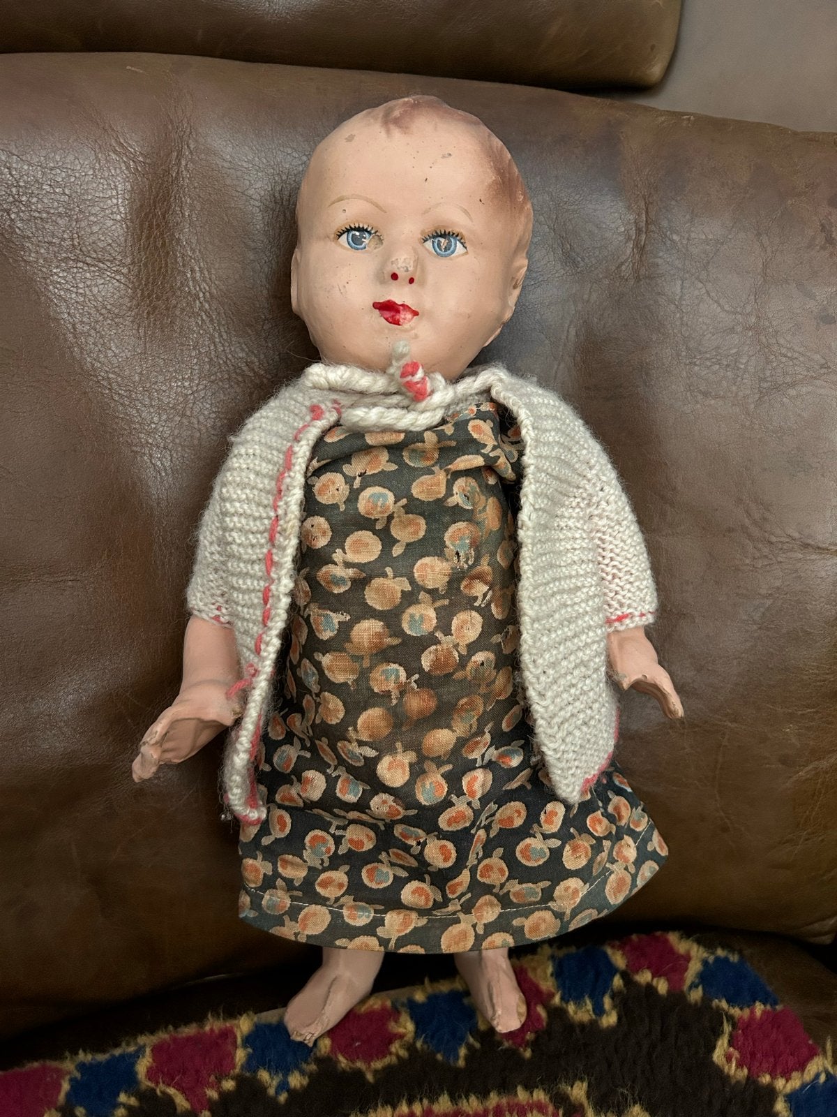 Ouderwets Babypop met Gebreid Vestje - Uniek Verzamelobject, Ophalen, Gebruikt, Babypop