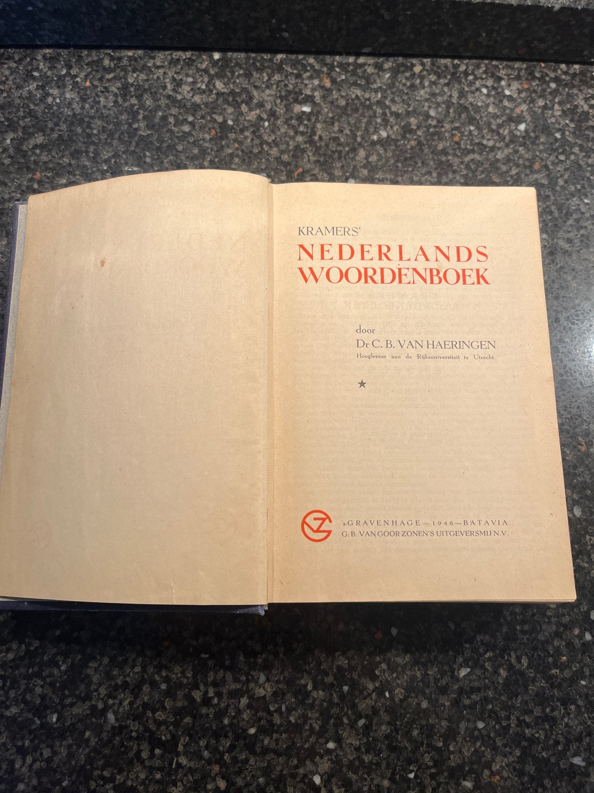Kramers' Nederlands Woordenboek - 1946, Ophalen of Verzenden, Gelezen, Kramers, Nederlands