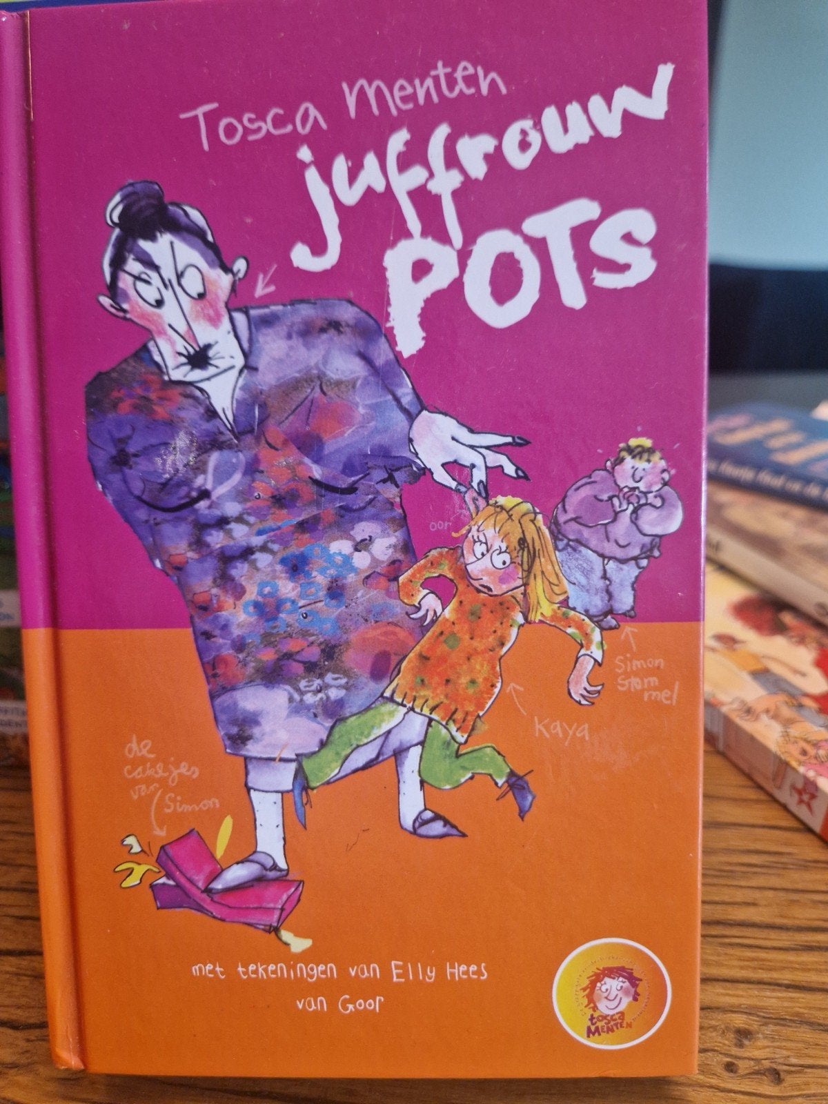 Juffrouw Pots - Tosca Menten (Kinderboek), Ophalen of Verzenden, Zo goed als nieuw, Fictie, Tosca Menten