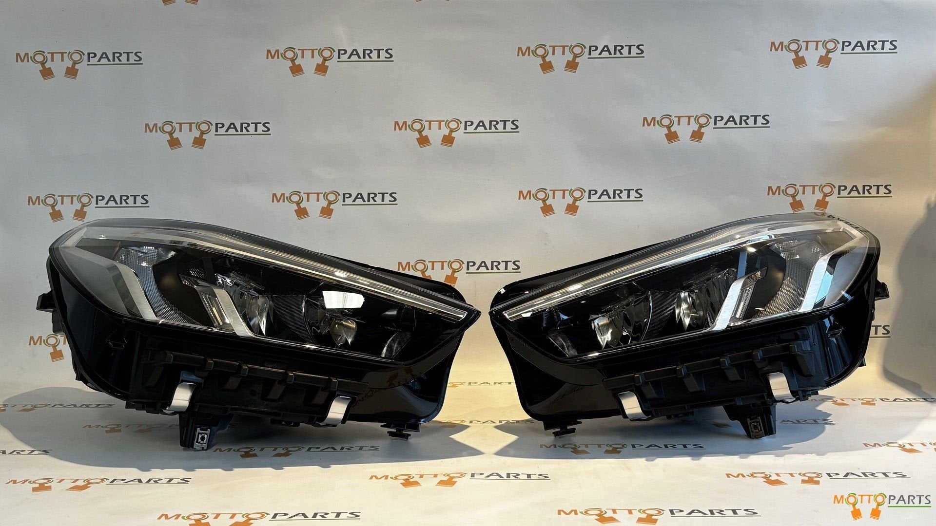BMW X1 koplampset LED  Compleet met Modules 5A5BD45 5A5BD46, -, -, Nieuw, Ophalen of Verzenden