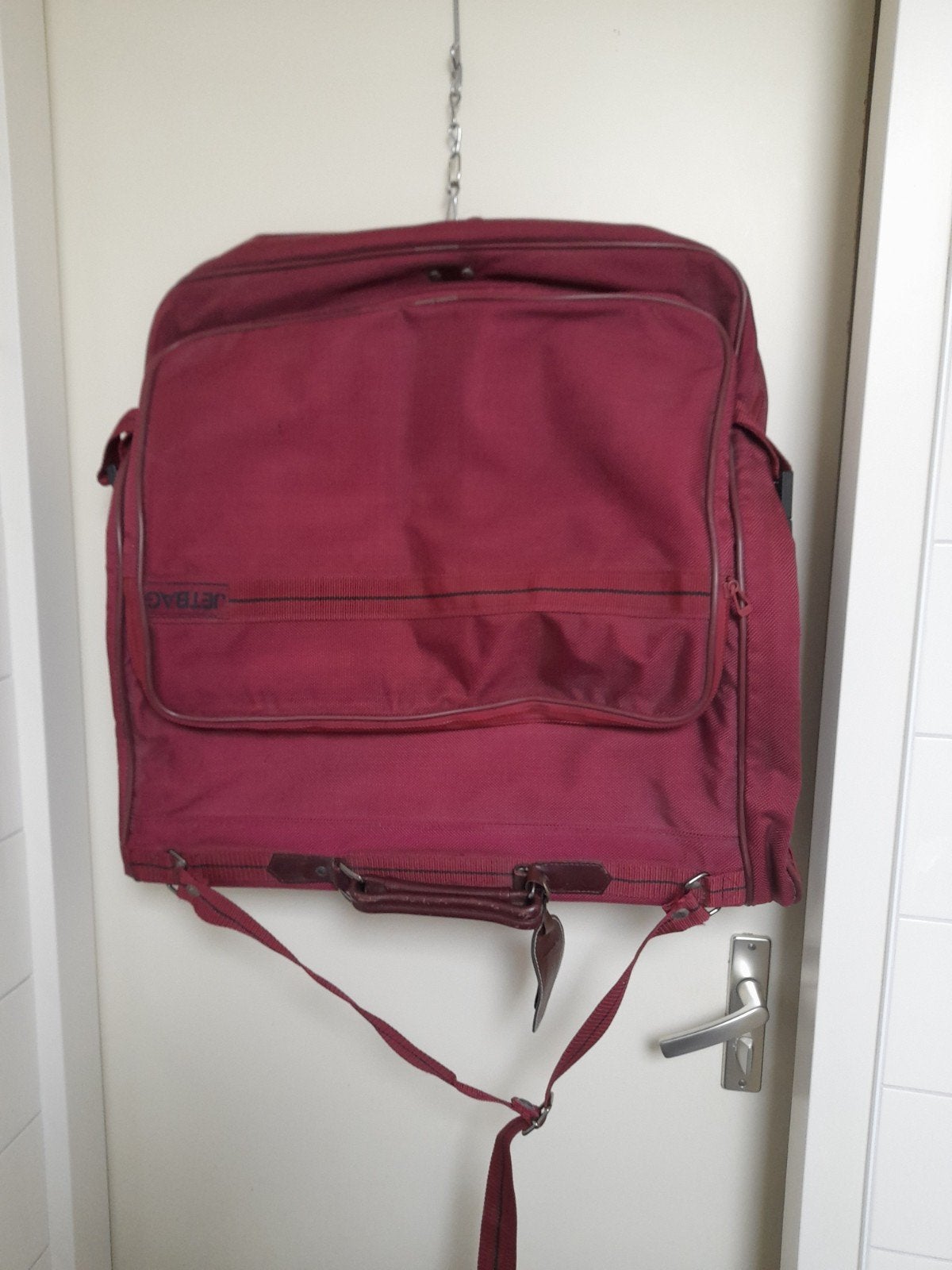 Kledinghoes, Ophalen, Zo goed als nieuw, Rood