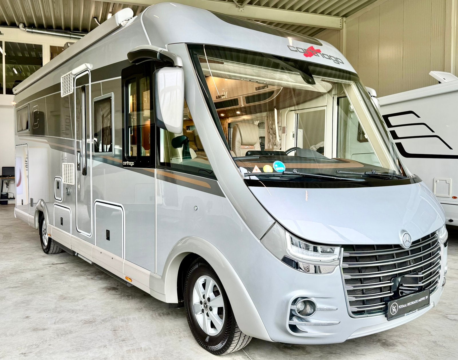 Carthago CHIC E-LINE I 50 LEL Mercedes met bovenkastjes, Koelkast, 7 tot 8 meter, Bedrijf, Diesel