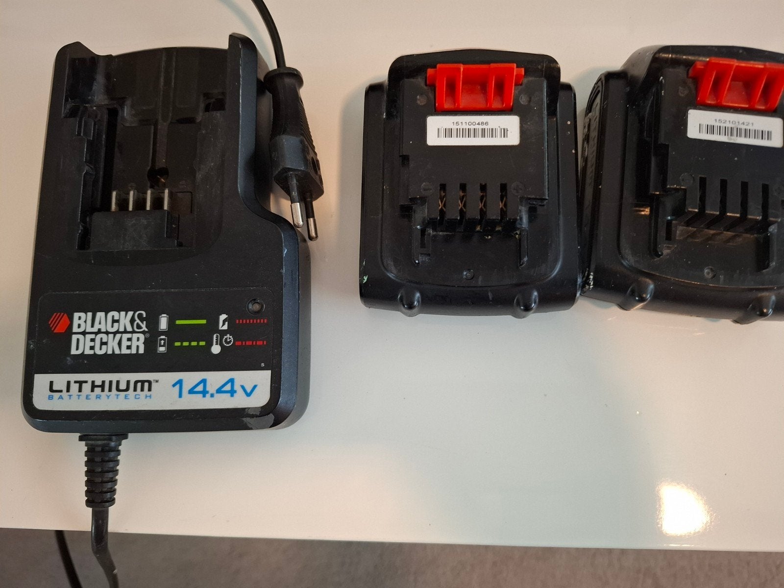 Black & Decker accu's en acculader,, Ophalen of Verzenden, Zo goed als nieuw