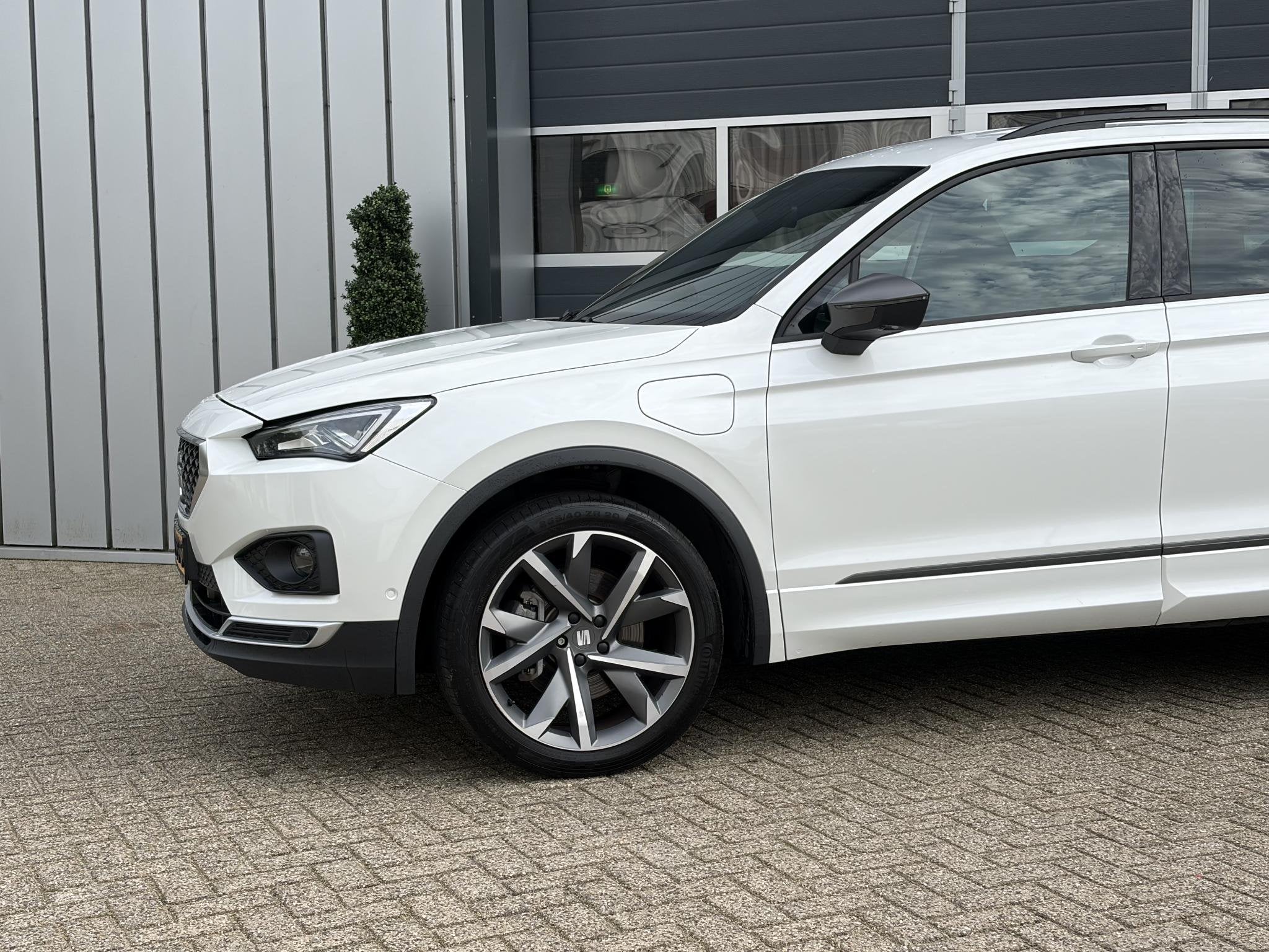 SEAT Tarraco 1.4 TSI e-Hybrid PHEV FR Business | LED | Keyle, 4 cilinders, Alcantara, Wit, Hybride Elektrisch/Benzine