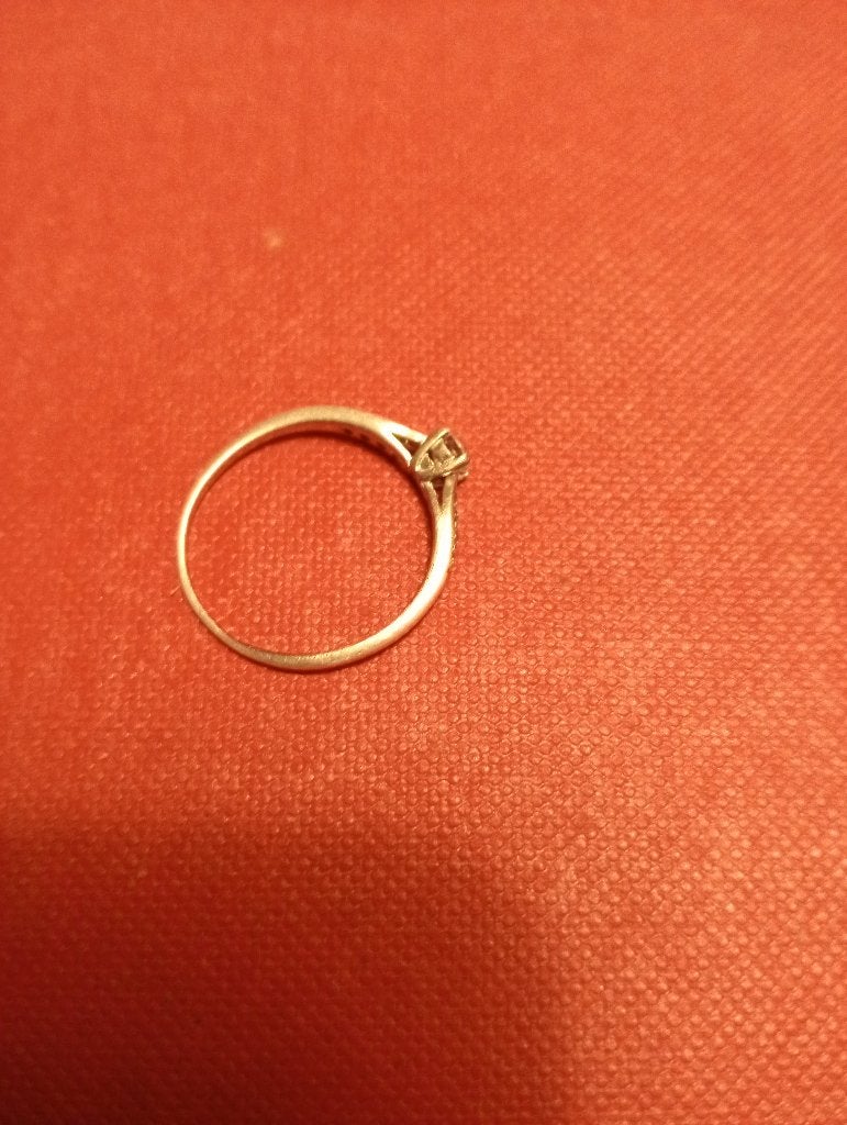 Zilveren Ring met glimmende Steentjes in Zetting, Ophalen of Verzenden, Zo goed als nieuw, 17 tot 18, Dame of Heer