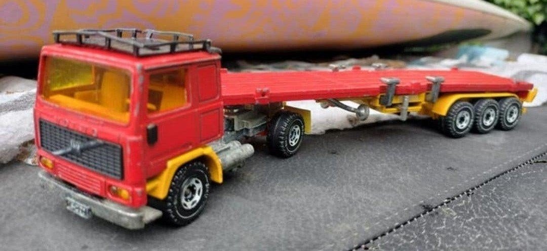 VOLVO TREKKER OPLEGGER klassieke SIKU, Ophalen of Verzenden, Gebruikt, Bus of Vrachtwagen, SIKU