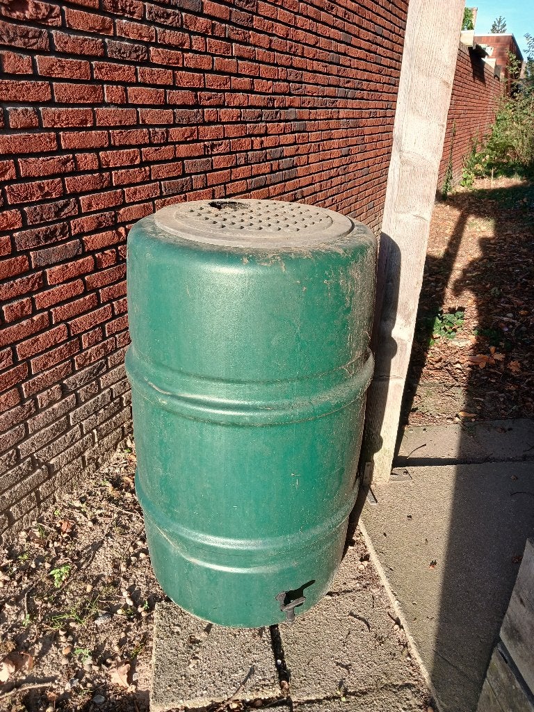 Gratis regenton, 150 liter of meer, Ophalen, Gebruikt, Met kraantje