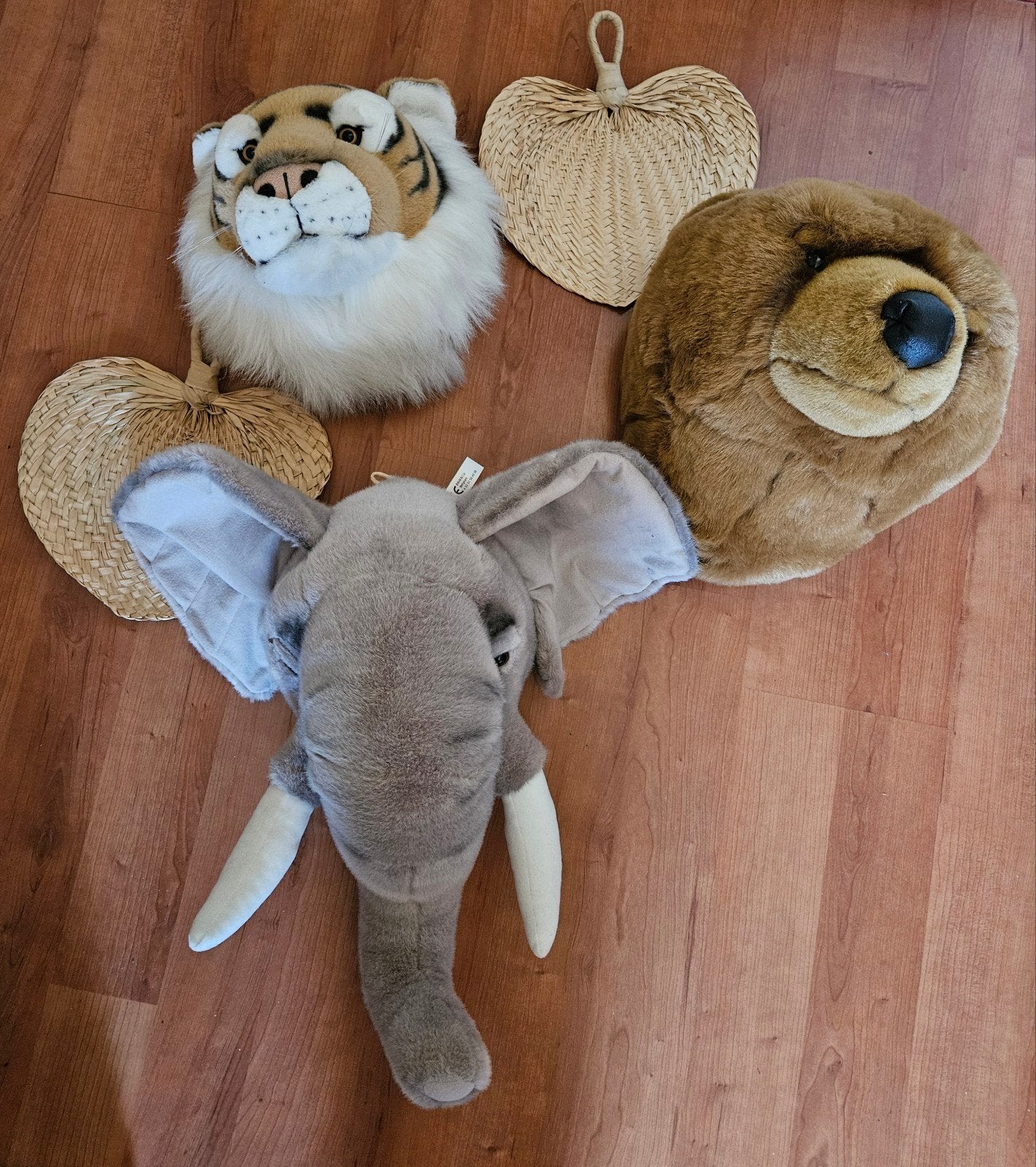 Set van 3 pluche dierenkoppen (olifant, tijger, beer), Ophalen of Verzenden, Zo goed als nieuw, Bruin, Textiel