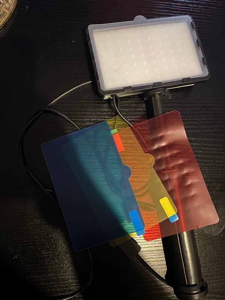 LED fotolamp met kleurenfilters, Verzenden, Gebruikt, Lamp of Flitsset