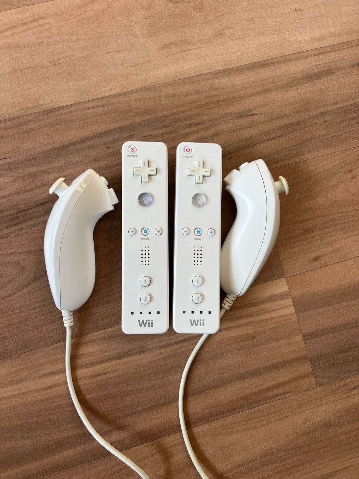 Foto 3 van Wii Console Bundel met Accessoires en Games