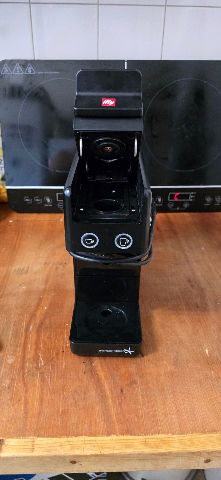 Illy Iperespresso en Nespresso DeLonghi koffiemachines, Witgoed en Apparatuur, Koffiezetapparaten, Koffiepads en cups, Gebruikt
