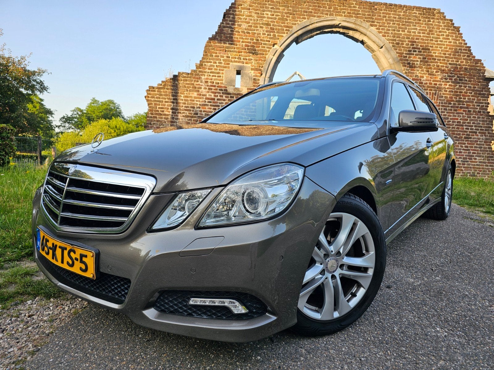 Mercedes E250 CGI Avantgarde Estate | 2010 | Dealer onderhou, Auto's, Mercedes-Benz, Automaat, Achterwielaandrijving, Beige, 4 cilinders